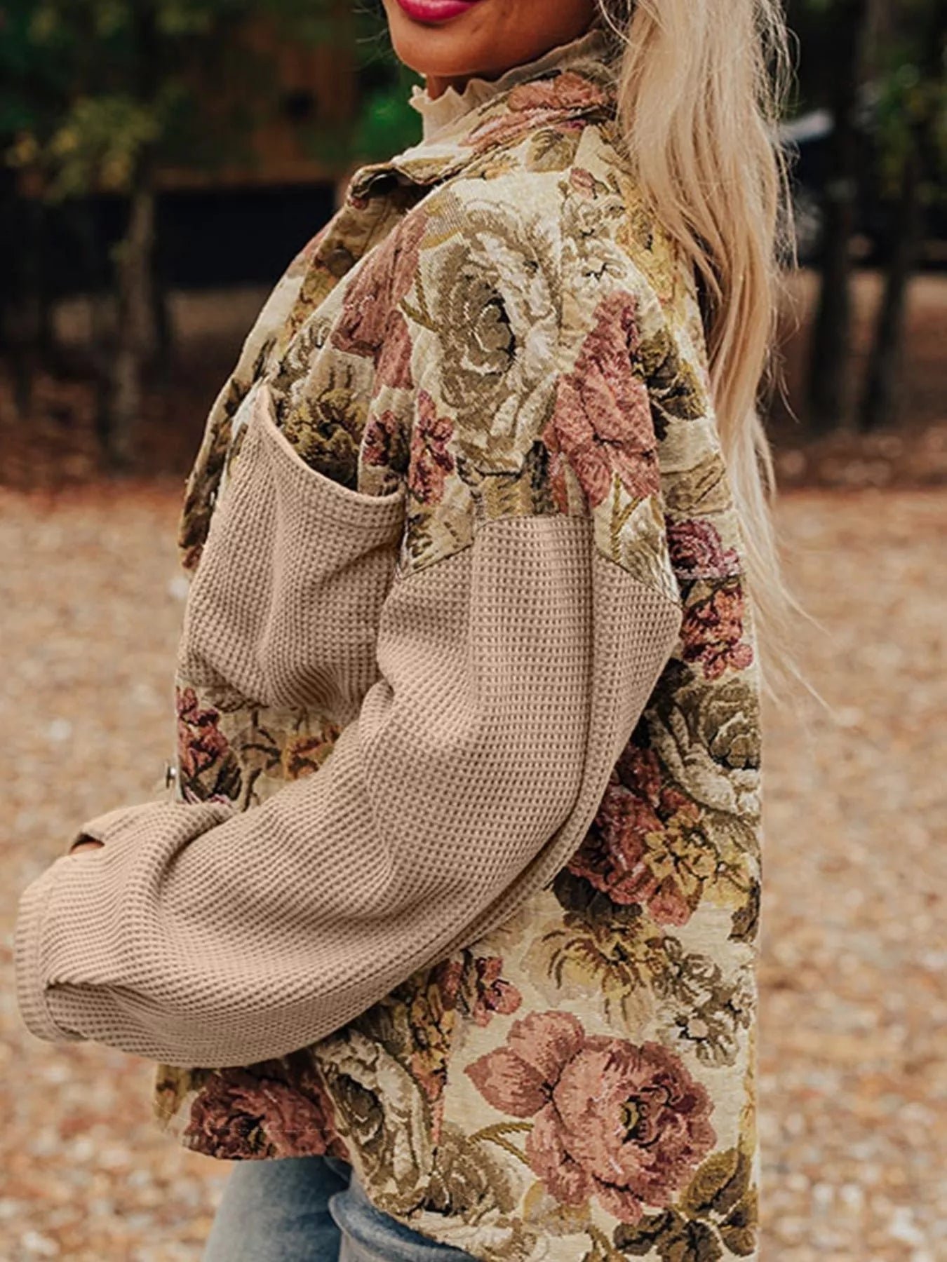 FloraKnit Buttoned Jacket: Cozy Style with Pockets