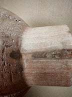 A Scented Candle with a Unique And Fresh Aroma, Made from Soy Wax And Presented in a Wooden Boat-Shaped Container. It Is Perfect for Homes, Hotels, And Upscale Restaurants. Widely Used to Create a Romantic And Warm Atmosphere