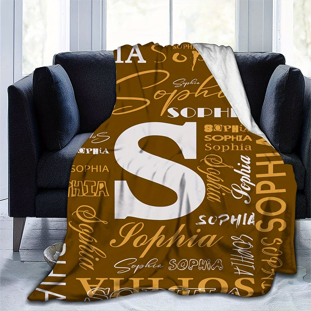 1pc Personalized Name Flannel Blanket - Cozy & Warm, Customized with Your Letters - A Perfect Commemorative Gift for Loved Ones, Ideal for Napping, Camping, & Travel Adventures