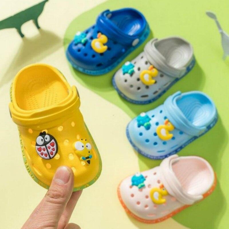 Baby Hole Shoes Summer New Children Nice Non-Slip Soft Floor Boys Girls Beach Sandals Clogs for Boys and Girls Non-Slip Breathable Kids Clogs Garden High Elasticity Kids Sandals Indoor Outdoor Waterproof Beach Sandals Stevvex