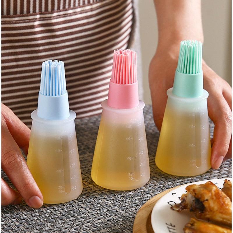 Barbecue Oil Brush Oil Dispenser with Brush High Temperature Resistant Silicone Seasoning Bottle Brush Kitchen Baking Gadgets  Barbecue Oil Brush Portable Oil Brush Temperature Resistant Silicone Oil Brush Stevvex