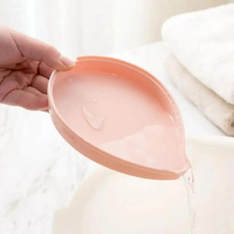Bathroom Accessories Dish Plate Case Home Shower Leaf Shape Holder Container Soap Box Plastic Soap Box Dispenser Soap Rack Soap Dishes Leaf-Shaped Shower Soap Bar Holder With Draining Tray Fashionable Soap Dishes For Shower Kitchen Stevvex