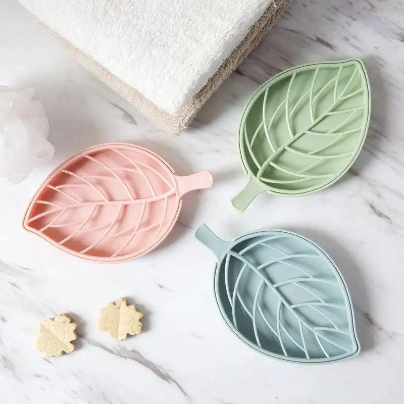 Bathroom Accessories Dish Plate Case Home Shower Leaf Shape Holder Container Soap Box Plastic Soap Box Dispenser Soap Rack Soap Dishes Leaf-Shaped Shower Soap Bar Holder With Draining Tray Fashionable Soap Dishes For Shower Kitchen Stevvex