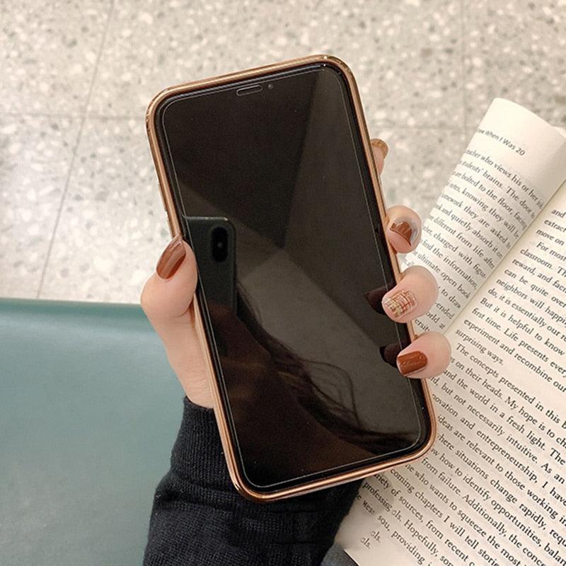 Beautiful White Pearl Chain Gold Color Plating Straight Edge Phone Case for iPhone 13 11 12 Pro Max Case for iPhone X XS MAX XR 7 8 Plus Phone Case Plating Pearl Chain Wrist Bracelet Cover Stevvex