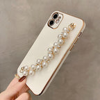 Beautiful White Pearl Chain Gold Color Plating Straight Edge Phone Case for iPhone 13 11 12 Pro Max Case for iPhone X XS MAX XR 7 8 Plus Phone Case Plating Pearl Chain Wrist Bracelet Cover Stevvex