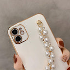 Beautiful White Pearl Chain Gold Color Plating Straight Edge Phone Case for iPhone 13 11 12 Pro Max Case for iPhone X XS MAX XR 7 8 Plus Phone Case Plating Pearl Chain Wrist Bracelet Cover Stevvex