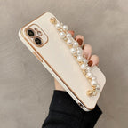 Beautiful White Pearl Chain Gold Color Plating Straight Edge Phone Case for iPhone 13 11 12 Pro Max Case for iPhone X XS MAX XR 7 8 Plus Phone Case Plating Pearl Chain Wrist Bracelet Cover Stevvex