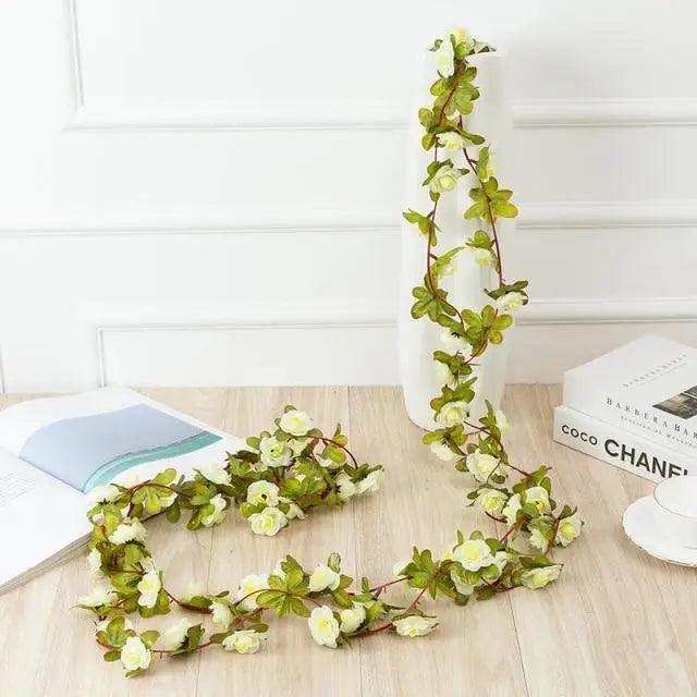 Beautifully Designed 250CM Rose Artificial Flowers Christmas Garland for Wedding Home Room Decoration Spring Autumn Garden Arch Fake Plant Vine Stevvex