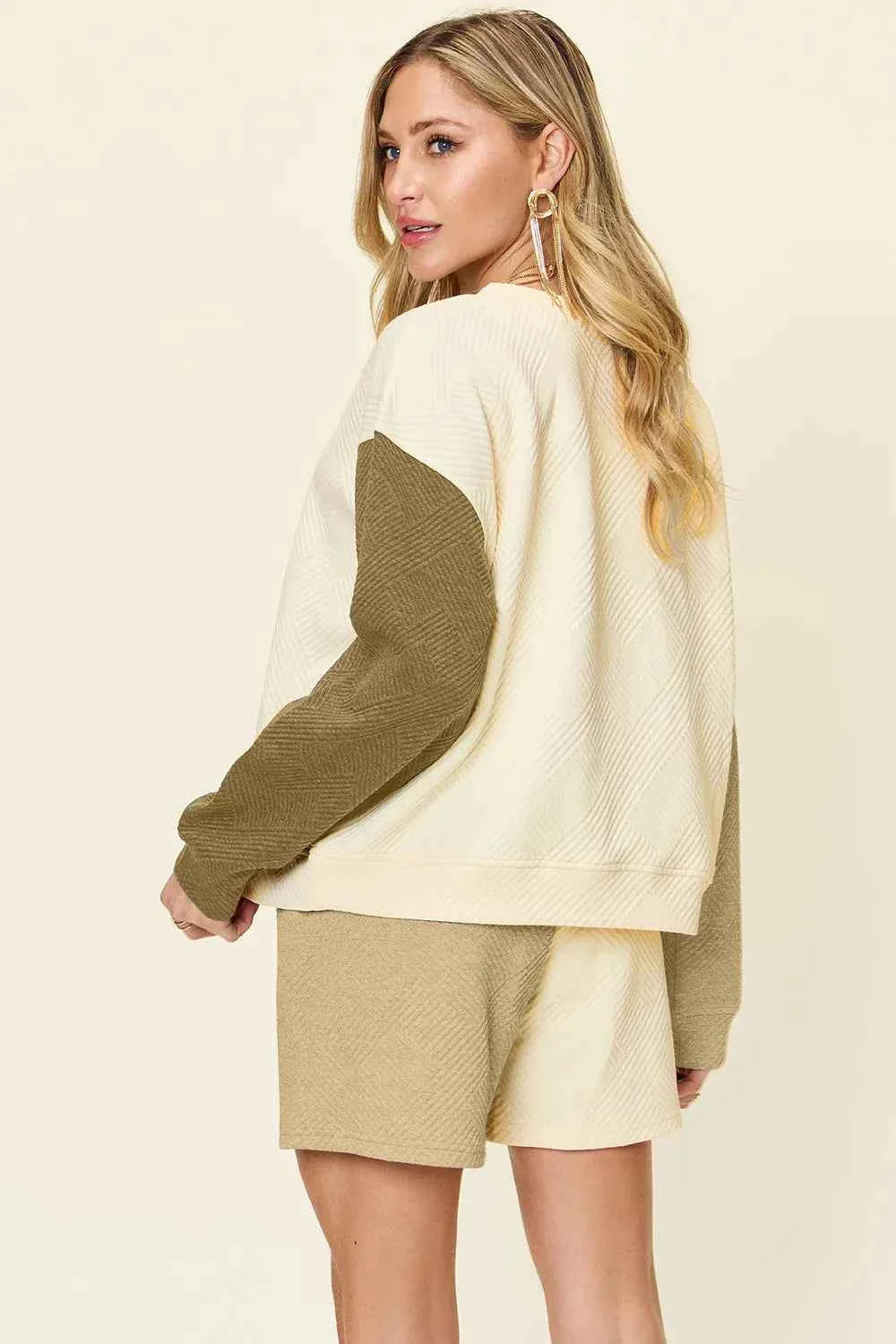 Contrast Chic: Pocketed Two-Piece Shoulder Set THRIXINE