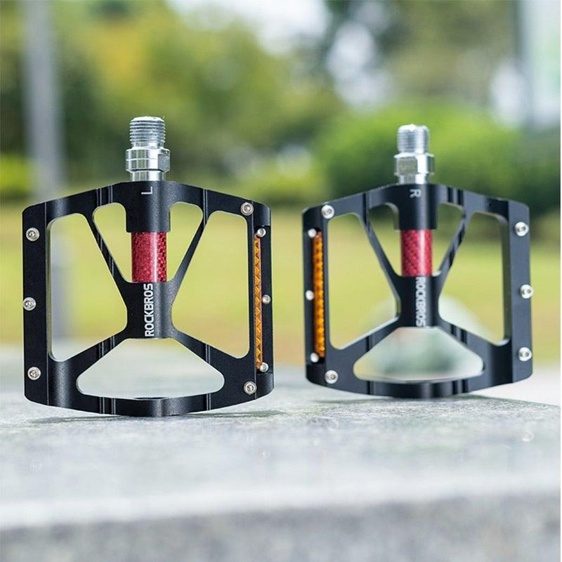 Bicycle Pedals Aluminum Alloy Ultralight Non-Slip Rainproof Reflective Bearing Road Bike Pedal Cycling Accessories Mountain Bike Pedals Ultra Strong Aluminum Alloy Flat Pedals Cycling Sealed Bearings Light Weight And Large Platform Stevvex