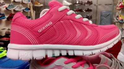 Breathable Fashion Women Sneakers White Women Casual Shoes Athletic Road Running Mesh Breathable Casual Sneakers Lace Up Comfort Sports Student Fashion Tennis Sneakers Stevvex