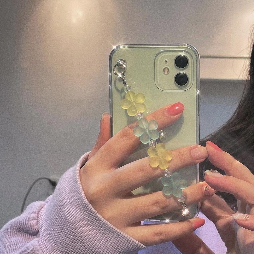Butterfly Chain Flower Bracelet Chain Phone Case For iPhone 13 12 11 Pro XS Max X XR 7 8 Plus Cute Transparent Back Cover Phone Case For iphone 14Pro 12Mini 13 Pro 6 7 8 plus X XR XS Max SE Soft Fashion Bracelet Clear Protective Cover Stevvex