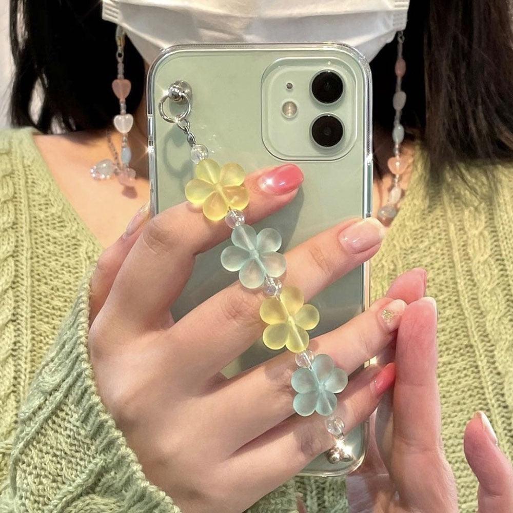 Butterfly Chain Flower Bracelet Chain Phone Case For iPhone 13 12 11 Pro XS Max X XR 7 8 Plus Cute Transparent Back Cover Phone Case For iphone 14Pro 12Mini 13 Pro 6 7 8 plus X XR XS Max SE Soft Fashion Bracelet Clear Protective Cover Stevvex