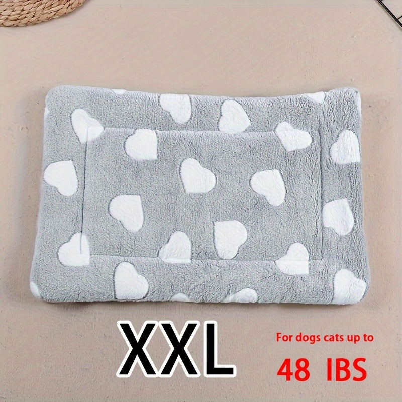 All-Season Dirt-Resistant Rectangular Pet Blanket - Comfortable Dog Paw Heart Print Pet Bed, 1pc Lootquake LLC