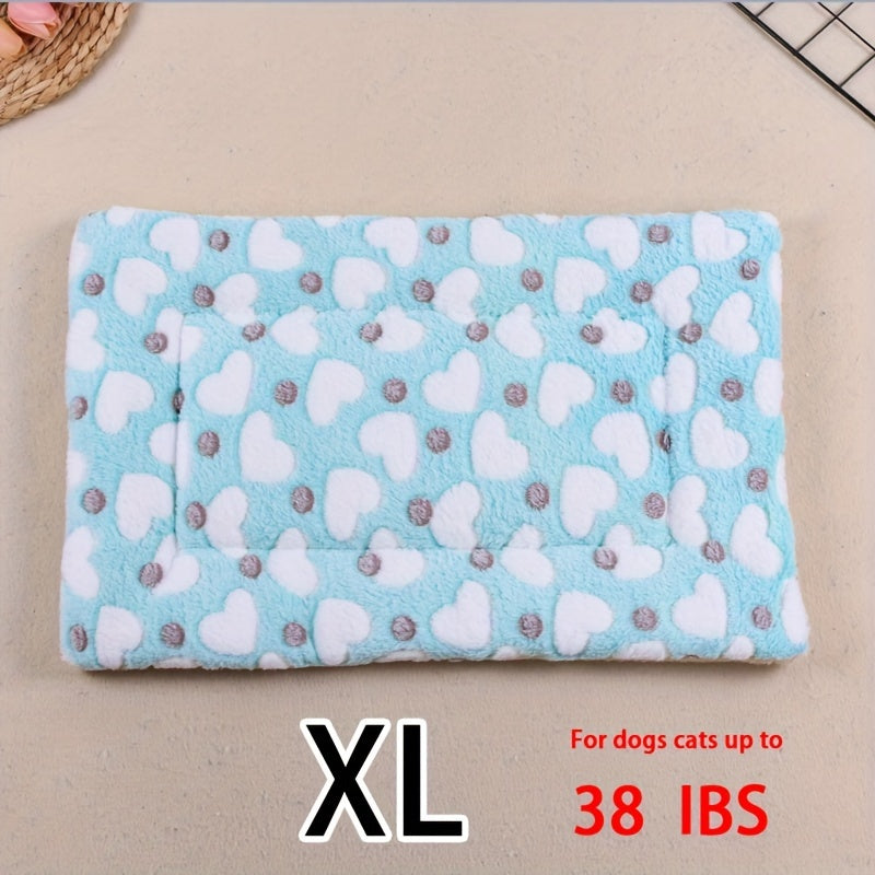 All-Season Dirt-Resistant Rectangular Pet Blanket - Comfortable Dog Paw Heart Print Pet Bed, 1pc Lootquake LLC