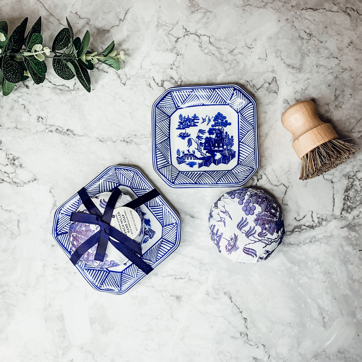 Chinoiserie Soap And Trinket Dish Set - Decorative Ceramic Soap Tray Gift BandsCo Straps