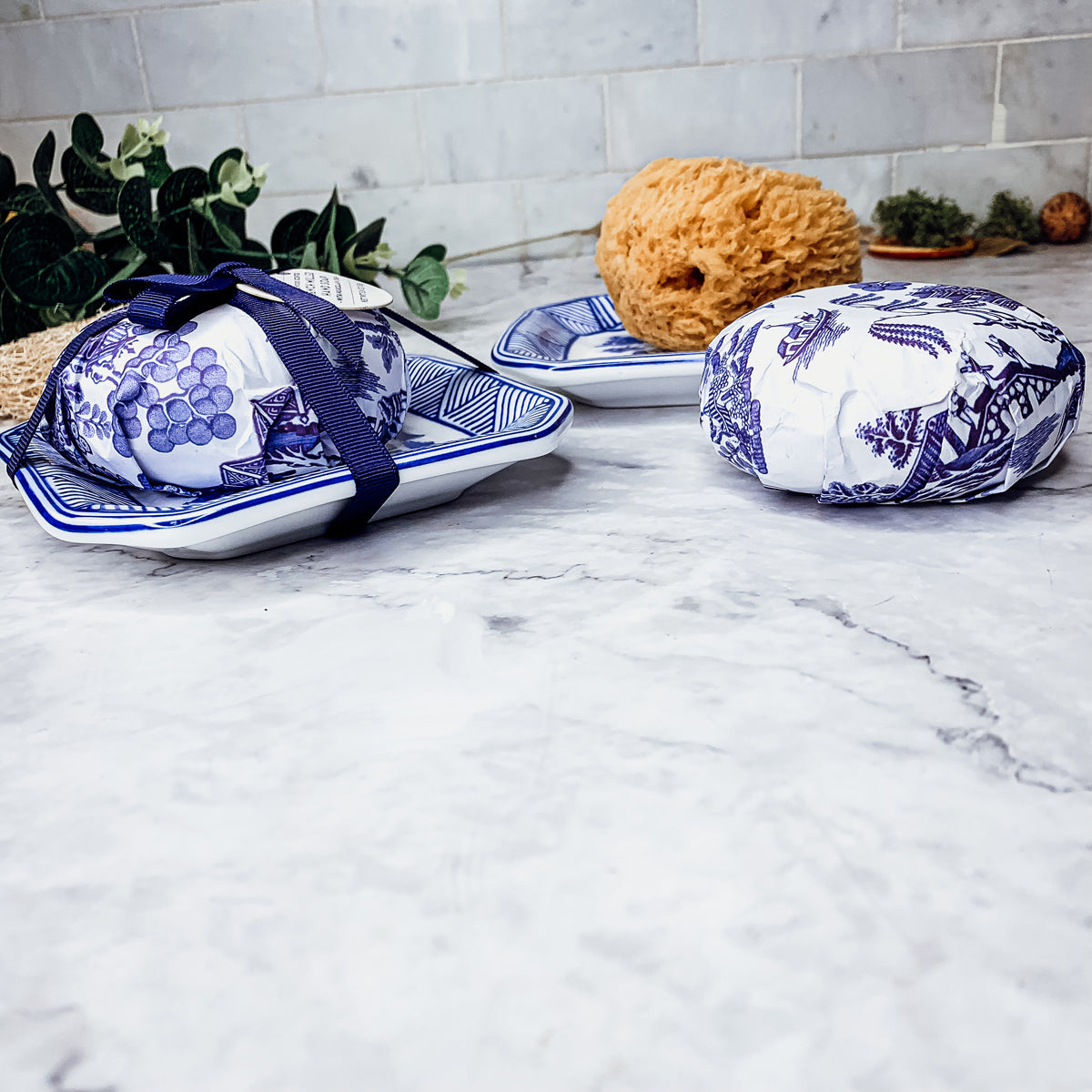 Chinoiserie Soap And Trinket Dish Set - Decorative Ceramic Soap Tray Gift BandsCo Straps