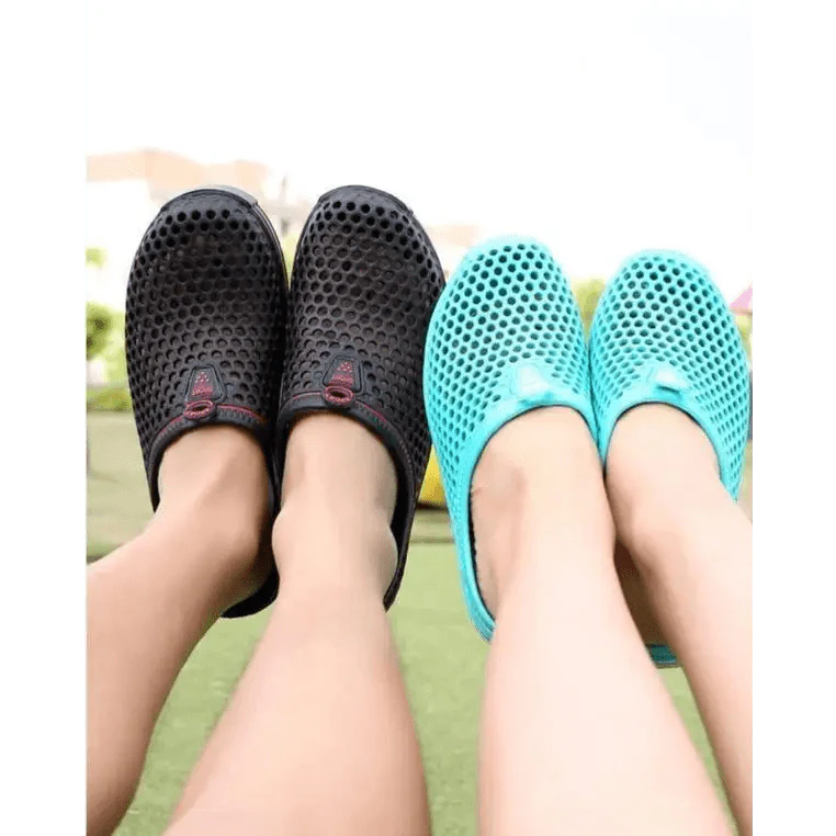 Classic Women Shoes Beach Closed Toe Slippers Unisex Hollow Out Casual Couple Flip Flops Garden Clogs  Non-slide Men And Women Slippers Stevvex