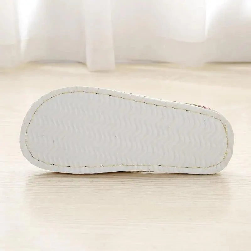 Comfortable Elegant Flower Design Indoor Soft Slipper Spring Autumn Lightweight Flip Flops For Women Classic Bedroom Slippers Ladies Foldable Flip Flops Stevvex