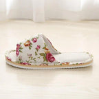 Comfortable Elegant Flower Design Indoor Soft Slipper Spring Autumn Lightweight Flip Flops For Women Classic Bedroom Slippers Ladies Foldable Flip Flops Stevvex