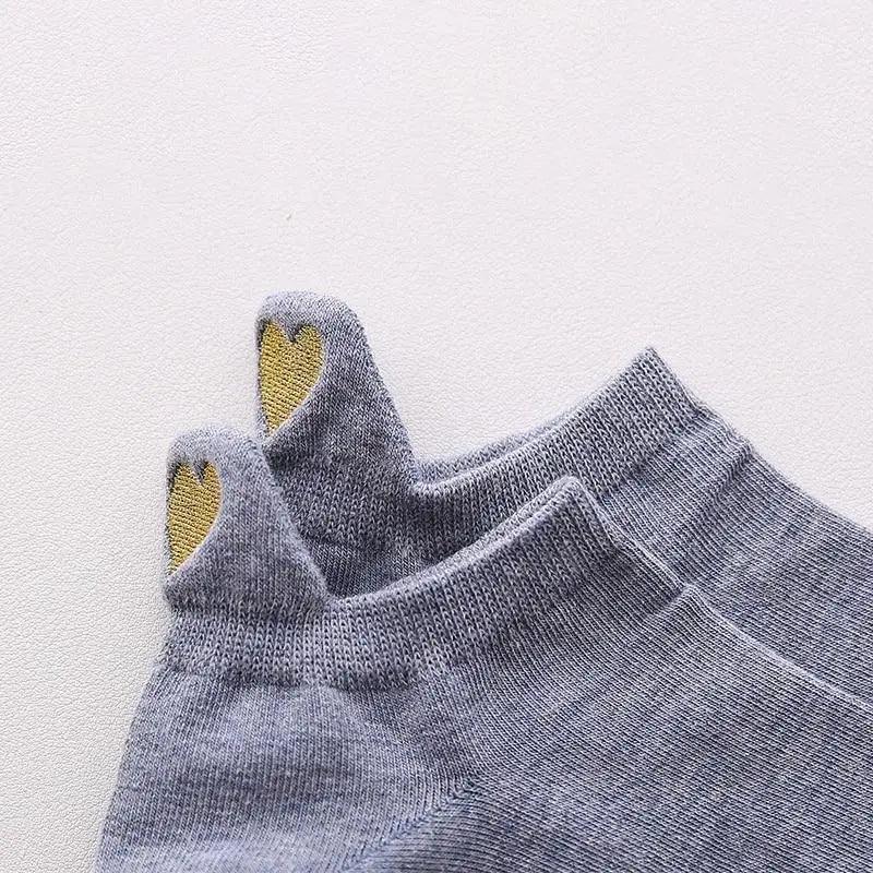 Cute Heart Design 4 Pairs Socks For Women Fashion Spring Cotton Modern Girls Casual Outdoor Socks For Women Stevvex