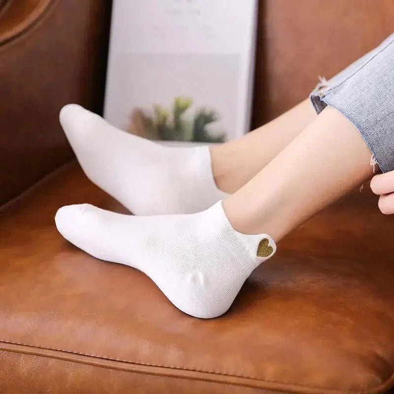 Cute Heart Design 4 Pairs Socks For Women Fashion Spring Cotton Modern Girls Casual Outdoor Socks For Women Stevvex
