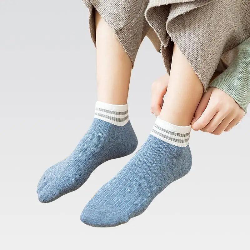 Cute Heart Design 4 Pairs Socks For Women Fashion Spring Cotton Modern Girls Casual Outdoor Socks For Women Stevvex
