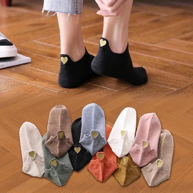 Cute Heart Design 4 Pairs Socks For Women Fashion Spring Cotton Modern Girls Casual Outdoor Socks For Women Stevvex