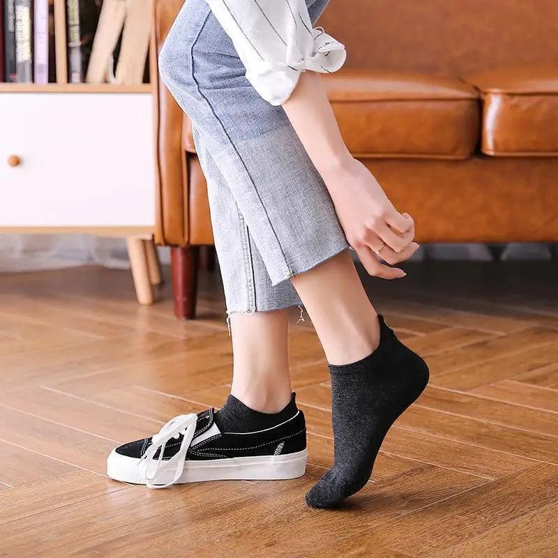 Cute Heart Design 4 Pairs Socks For Women Fashion Spring Cotton Modern Girls Casual Outdoor Socks For Women Stevvex