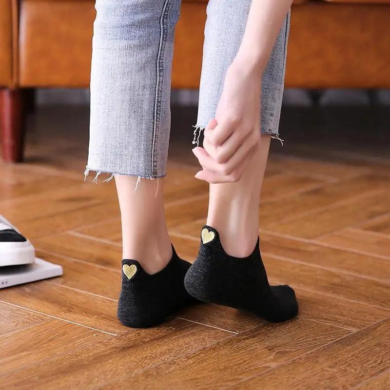 Cute Heart Design 4 Pairs Socks For Women Fashion Spring Cotton Modern Girls Casual Outdoor Socks For Women Stevvex
