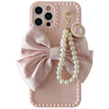 Cute Luxury Fashion 3d Bow Pearl Bracelet Girl Soft Case For iPhone 11 12 13 Pro Max 7 8 Plus Xr X Xs Se Anti-drop Cover Pearl Chain Bow Phone Case Ideal for iPhone Elegant Phone Case Stevvex