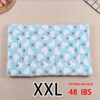 All-Season Dirt-Resistant Rectangular Pet Blanket - Comfortable Dog Paw Heart Print Pet Bed, 1pc Lootquake LLC