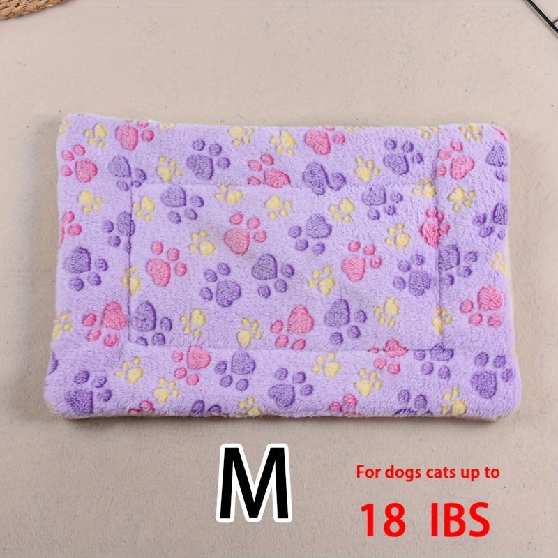 All-Season Dirt-Resistant Rectangular Pet Blanket - Comfortable Dog Paw Heart Print Pet Bed, 1pc Lootquake LLC
