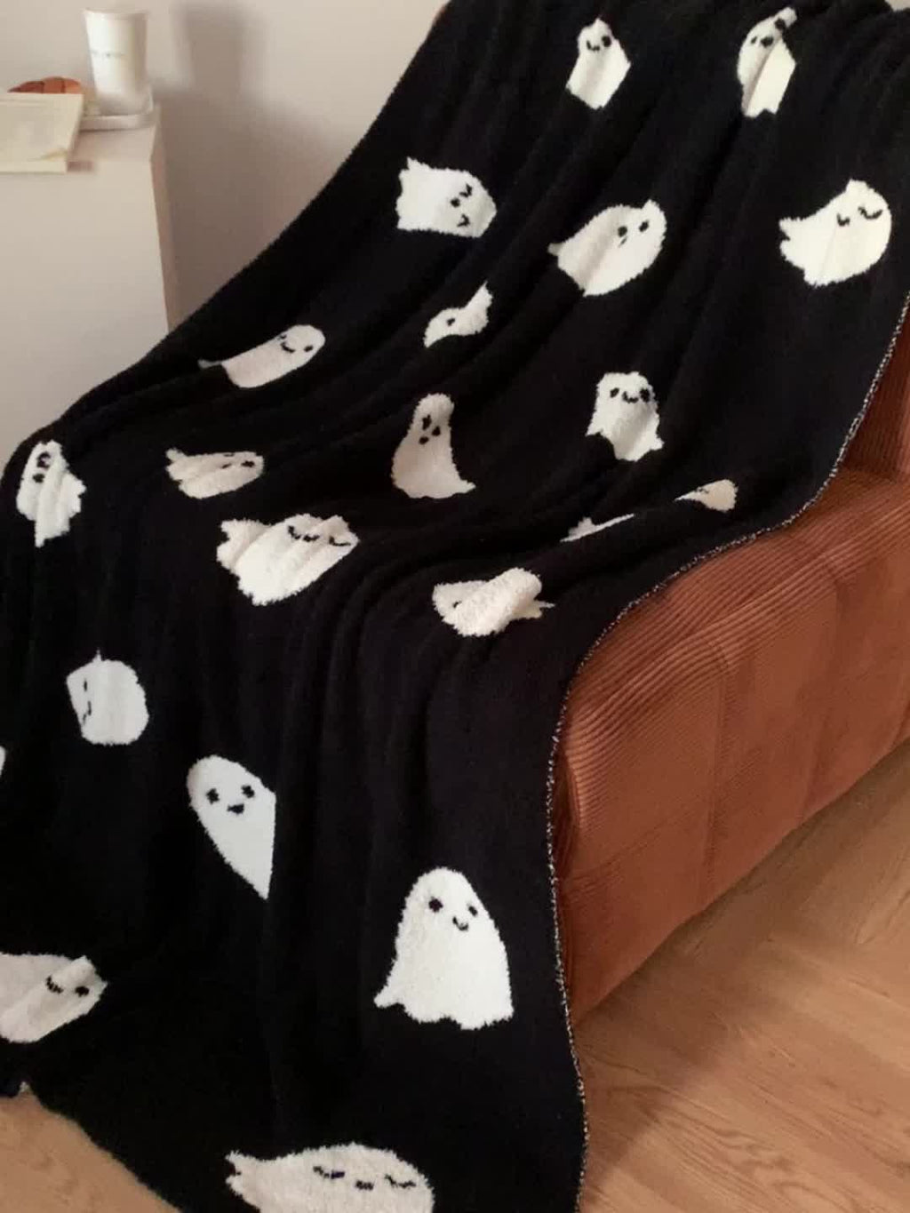 1pc Halloween Cute Cartoon Ghost Premium Sense Home Warm Blanket Nap Throw Blanket Travel Blanket Shawl Blanket Single Sided Fleece Jacquard High Quality Knitted Blanket Lootquake LLC
