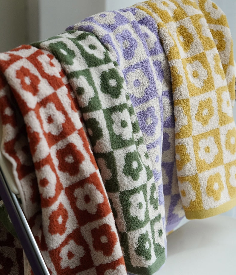 Retro Checkered Face and Bathroom Towels Pi-Mart