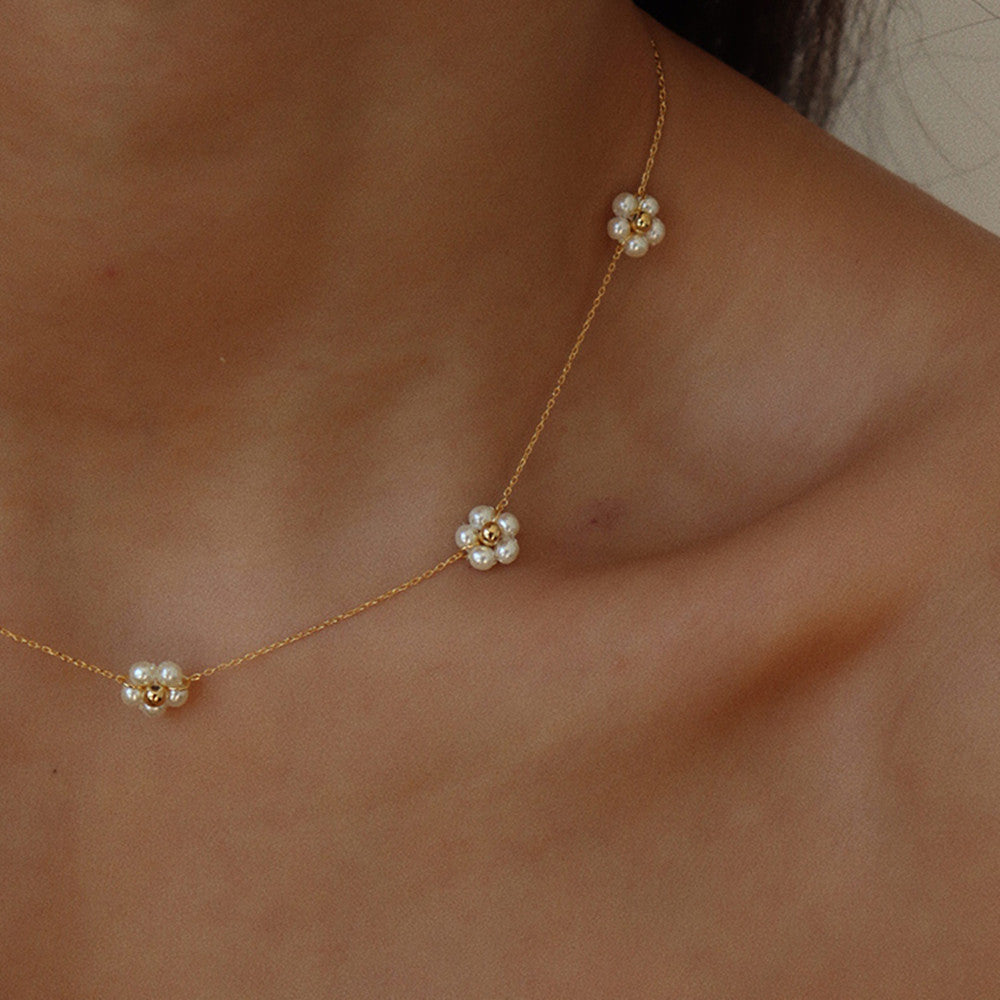 Simple Pearls Flower Necklace Pi-Mart