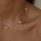 Simple Pearls Flower Necklace Pi-Mart