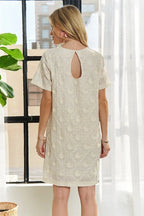 Applique Round Neck Short Sleeve Shift Dress – Timeless & Elegant Round Neck Shift Dress with Sophisticated Applique Detailing for Versatile Day-to-Night Wear Stevvex