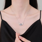 Necklace Women's Fashion Hands Hug Pendant
