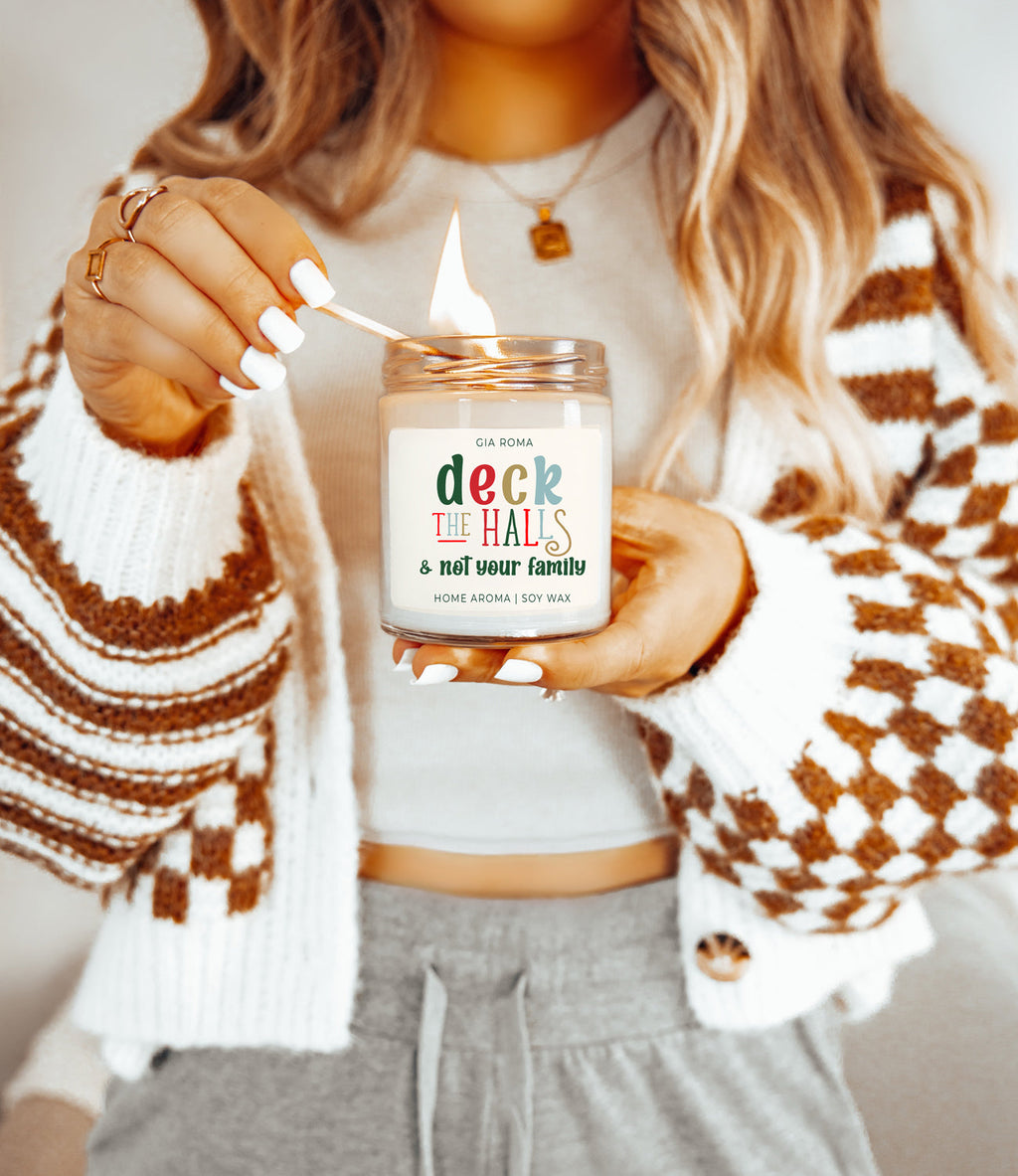 Deck The Halls Holiday Candle 9oz Clove Cinnamon Berry Plum Fir 50hr Burn
