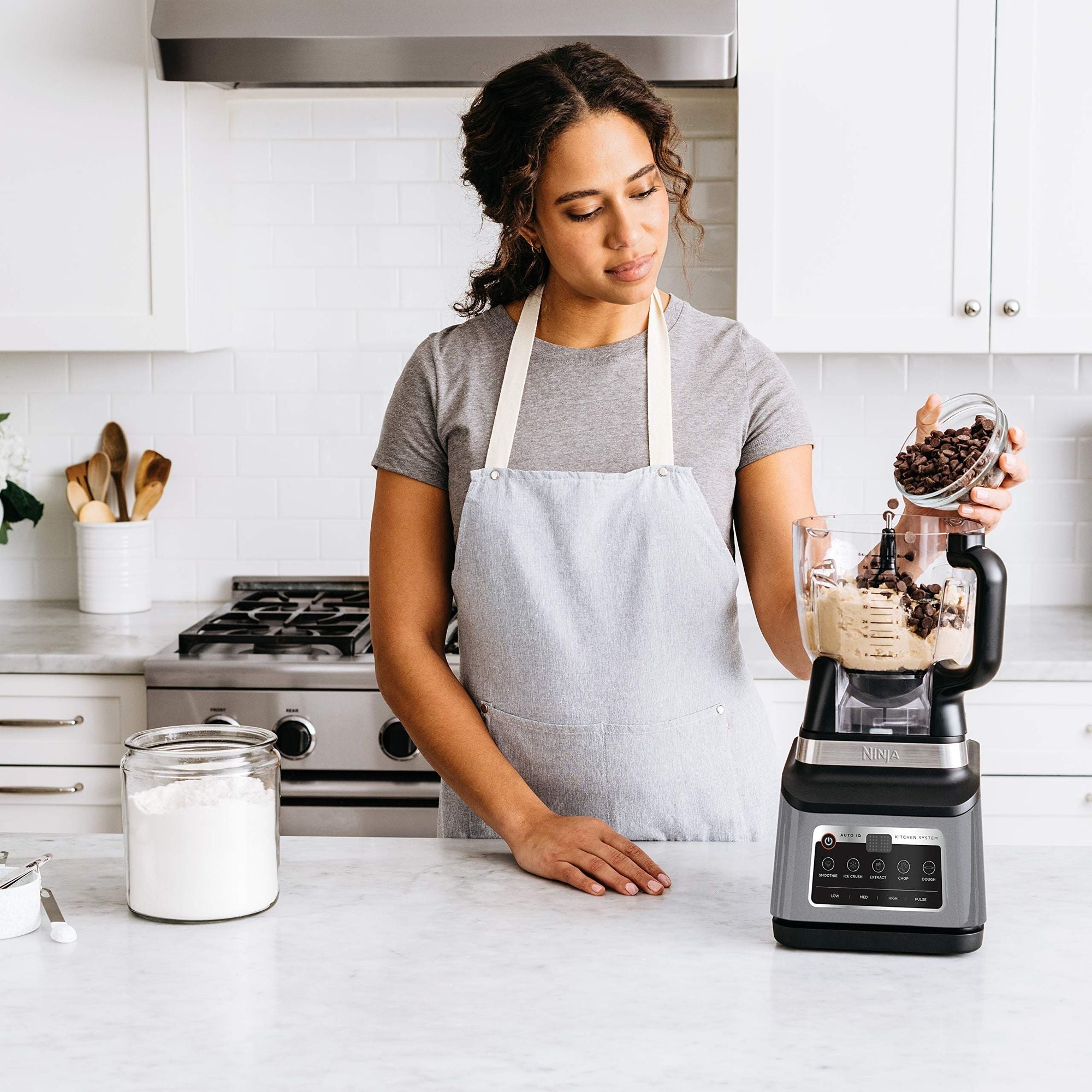 N inja BN801 Professional Plus Kitchen System, 1400 WP, 5 Functions for Smoothies, Chopping, Dough & More with Auto IQ, 72-oz.* Blender Pitcher, 64-oz. Processor Bowl, (2) 24-oz. To-Go Cups, Grey EasyOptionXY LLC