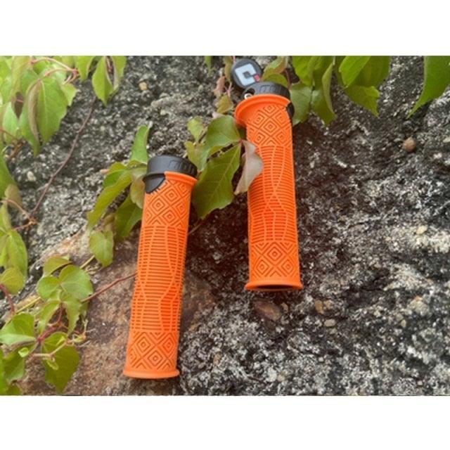 Durable Handlebar Grips Lock Ring Bike Handle Durable Wearable Bicycle Grips Single Lock-On Mountain Bike Grips Bicycle Handlebar Locking Grips Non-Slip Multi Colors Simple Design Handle Grips Stevvex