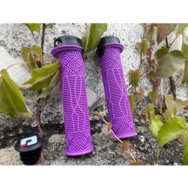 Durable Handlebar Grips Lock Ring Bike Handle Durable Wearable Bicycle Grips Single Lock-On Mountain Bike Grips Bicycle Handlebar Locking Grips Non-Slip Multi Colors Simple Design Handle Grips Stevvex