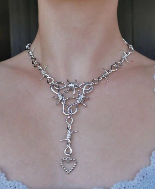 Hollow Love Heart Thorns Necklace Pi-Mart