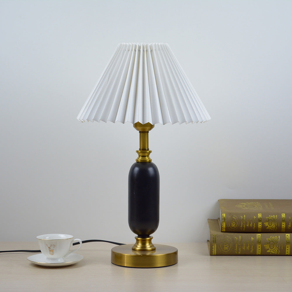 Warm Chinese Style Ceramic Wedding Master Bedroom Decorative Lamp Pi-Mart