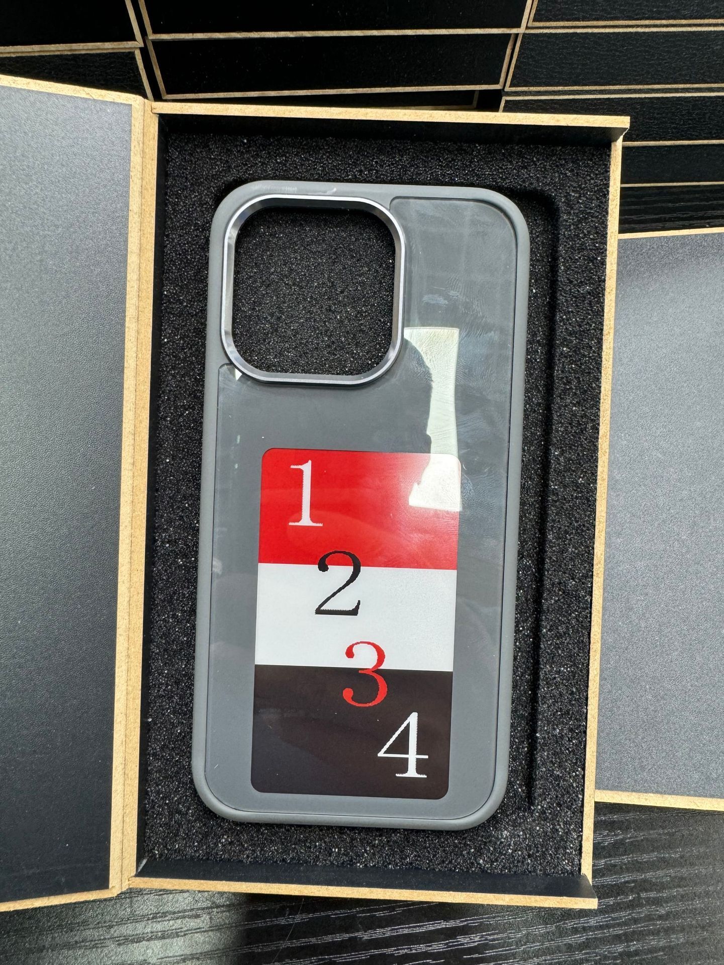E-ink Screen Phone Case Unlimited Screen Projection Personalized Phone Cover Battery Free New Designer Luxury Phone Case Pi-Mart