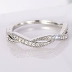 Everyday Lightweight Luxury Twisted-cross Wedding Ring