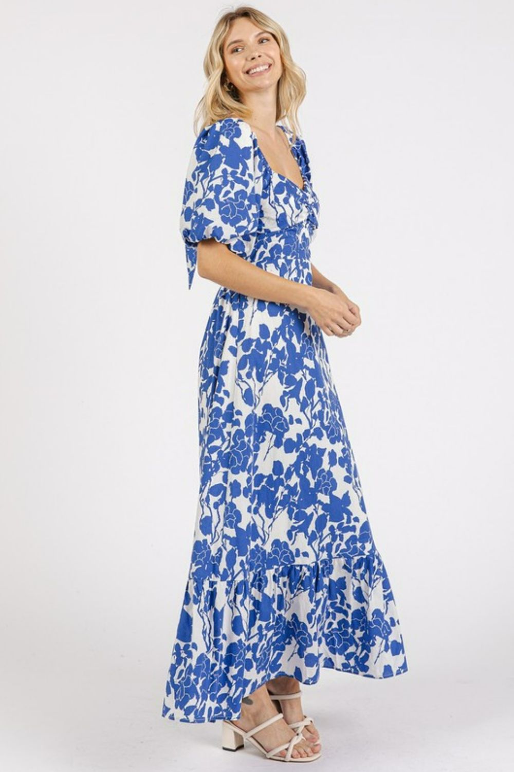 New Summer Cutout Back Floral Sweetheart Neck Puff Sleeve Dress – Unique, Romantic and Trendy Floral Dress with Puff Sleeves and Cutout Back Stevvex