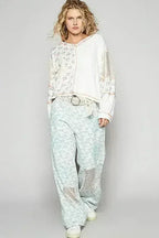 POL Floral Crochet Patch V-Neck Top – Femstylo - SJB-DIAMOND ELITES