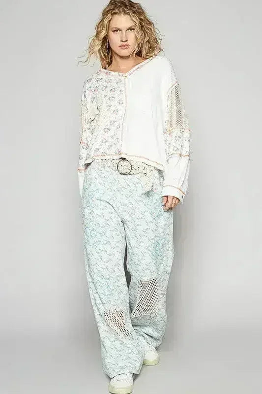 POL Floral Crochet Patch V-Neck Top – Femstylo - SJB-DIAMOND ELITES